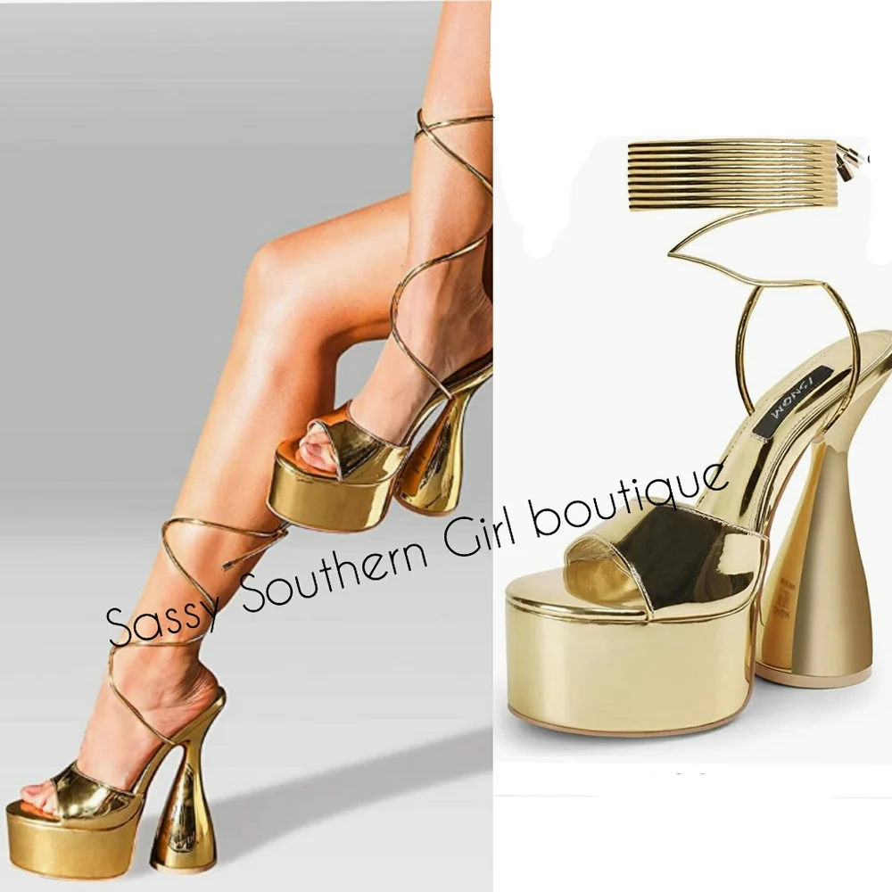 ⭐🆕 Groovy gold platform heels